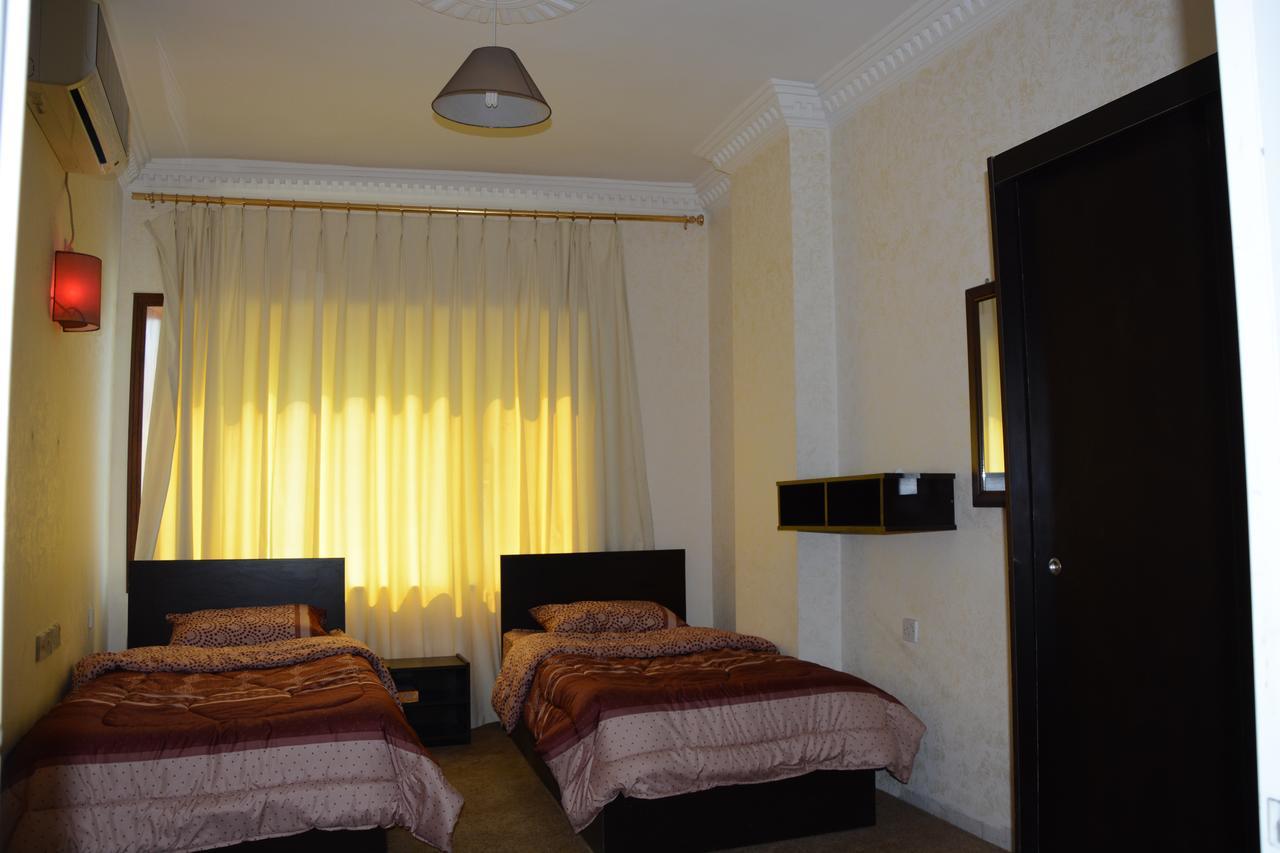 Teeba Palace Hotel Suites Amã Exterior foto