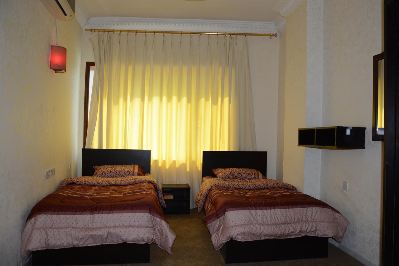 Teeba Palace Hotel Suites Amã Exterior foto