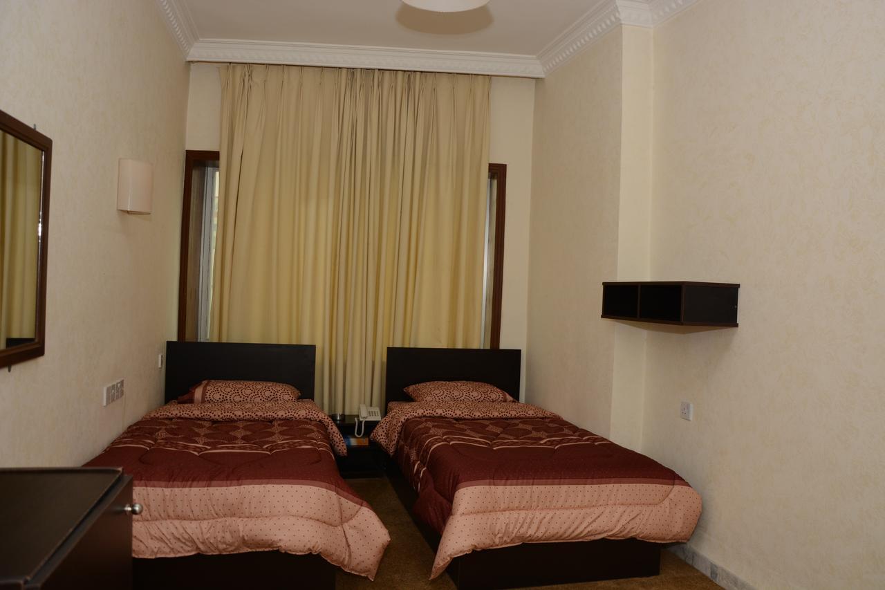 Teeba Palace Hotel Suites Amã Exterior foto